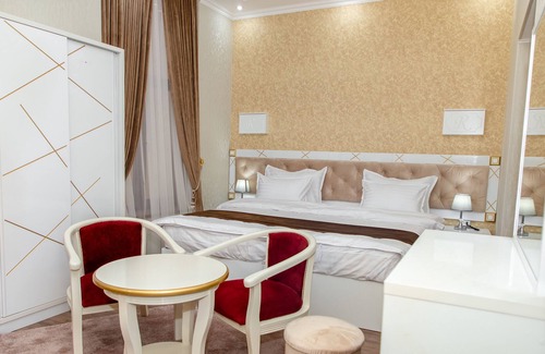 Navoiy Bed & Breakfast | The Royal Hotel