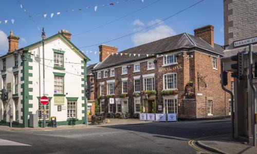 Kingswood Hotel | The Royal Oak Hotel, Welshpool - The Coaching Inn Group