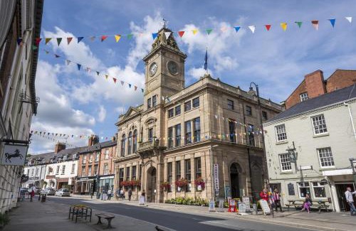 Kingswood Hotel | The Royal Oak Hotel, Welshpool - The Coaching Inn Group