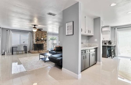 Visalia House | The Royal Oak Splash💦Sequoia Nat'l Park🌳 Lake🏔Mts
