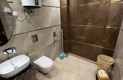 East of Kailash Hotel | The Royal Oakes
