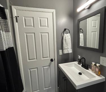 Westside House | The Royal Retreat 3 Br Getaway