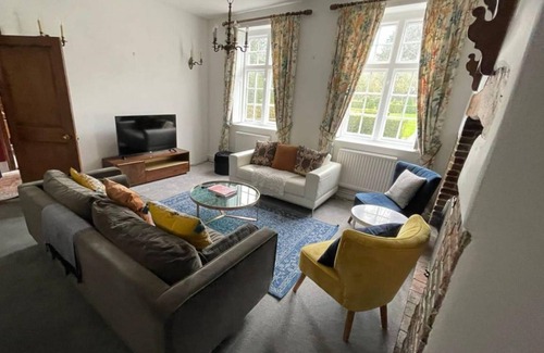 Princes Risborough House | The Royal Retreat -Elegant 7BDR with Garden