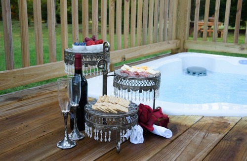 Mentone House | The Royal Suite at The Hatter Cafe and Country InnnBreakfast included