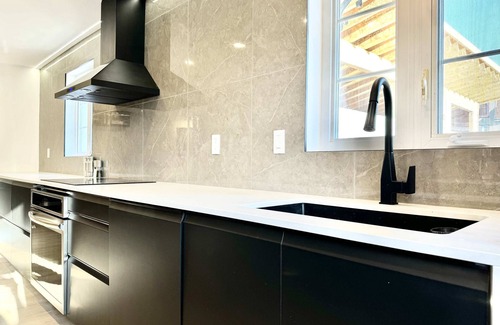 Boischatel Apartment | The Royal Suite | Hot Tub | Free EV Charger