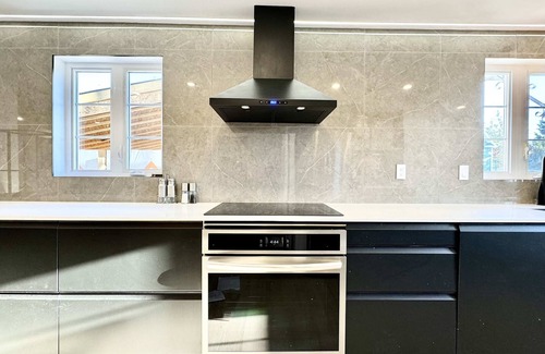 Boischatel Apartment | The Royal Suite | Hot Tub | Free EV Charger