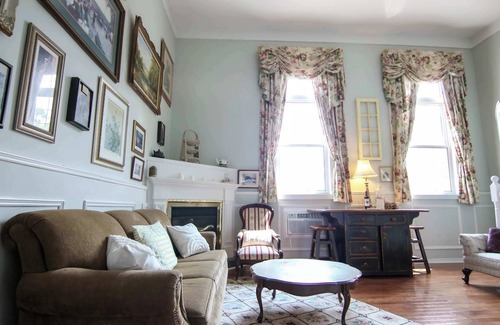 Bracebridge Apartment | The Royal Suite | The Jypsy Inn