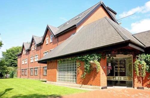 Rochdale Hotel | The Royal Toby Hotel