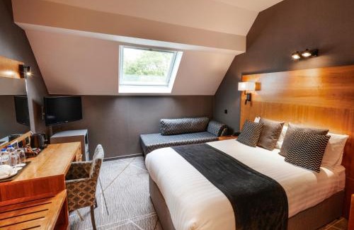 Rochdale Hotel | The Royal Toby Hotel