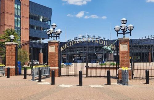 Burns Park House | The Royal Villa by The Arbor Collection