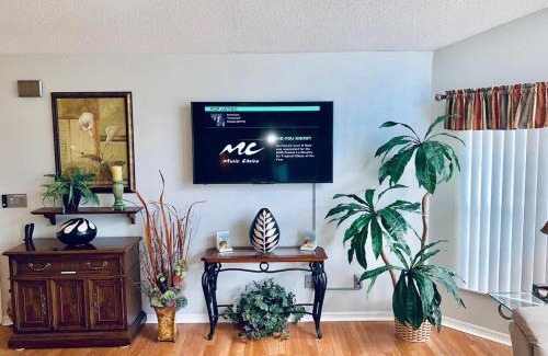 Royal Palm Bay Apartment | The Royals Fully Stocked, Stylish, High Ratings