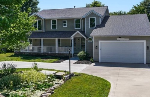 North Royalton House | The Royalton Hidden Gem Dreamy villa 6bedrooms/4bath