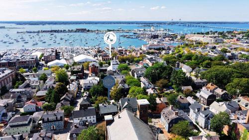 Newport House | The Royce - Two Luxury Family Homes in Downtown Newport