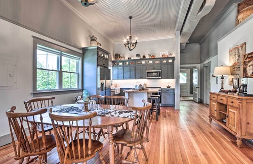 Defiance Apartment | 'The Ruebling House': Bright, Modern, & Renovated!