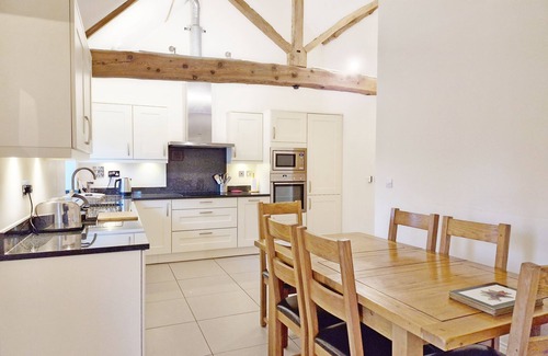 East Lavant Cottage | The Run, West Lavant - a barn conversion that sleeps 4 guests in 2 bedrooms