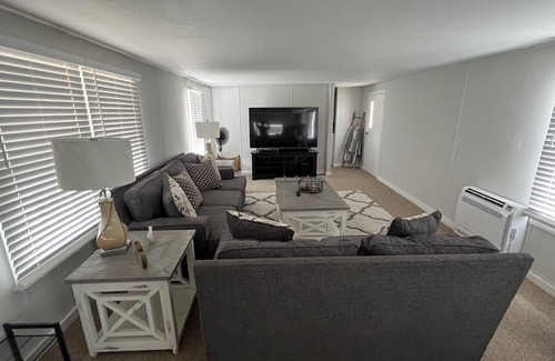 Voss House | The Runaway Place @ O.H. Ivie - 2 minutes from Elm Creek Marina and boat ramps.