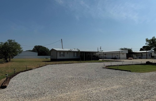 Voss House | The Runaway Place @ O.H. Ivie - 2 minutes from Elm Creek Marina and boat ramps.