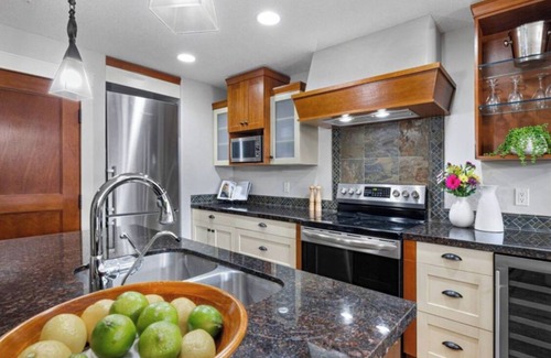 Canmore Condo | The Rundle Rock Retreat - Luxurious~Mountain Views