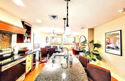 Canmore Condo | The Rundle Rock Retreat - Luxurious~Mountain Views