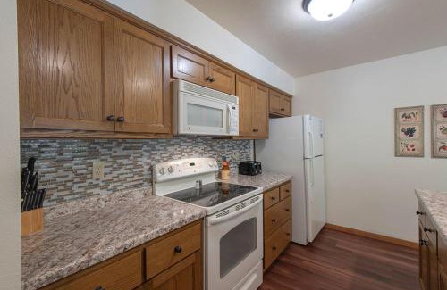 Baileys Harbor Apartment | The Rushes