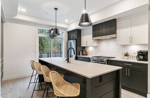 Willoughby House | The Rustic Cassel: well-furnished & fully equipped 3-bedroom mid-term rental