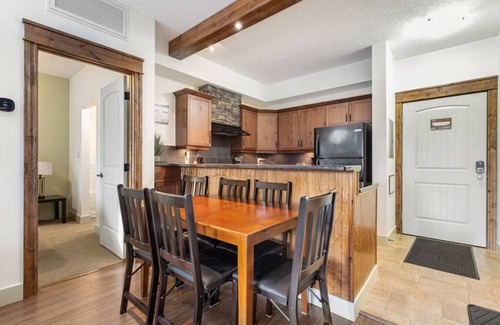 East Kootenay Apartment | The Sable Forest Side | Pool | Hot Tub | Top Floor