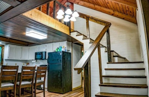 Oakland Cabin | The Sac Au Lait Chalet