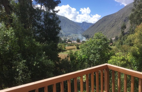 Huaran House | The sacred valley of the glass house