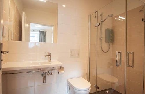 Bowmore House | The Saddlers House - the best price per bed