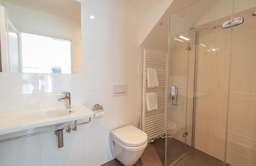 Bowmore House | The Saddlers House - the best price per bed