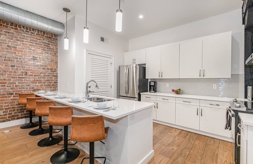 Downtown Nashville House | The Saddlery - Encore - 1 Block to Broadway