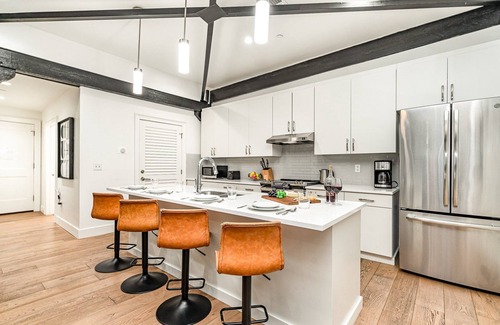 Downtown Nashville House | The Saddlery-Playlist-2 Units-Walk to Broadway