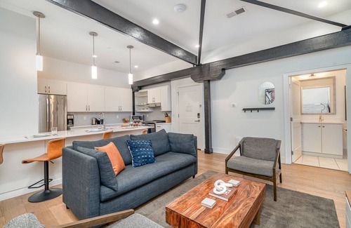 Downtown Nashville House | The Saddlery-Playlist-2 Units-Walk to Broadway