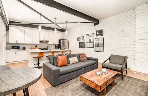 Downtown Nashville House | The Saddlery - The Vault - 2 Min Walk to Broadway