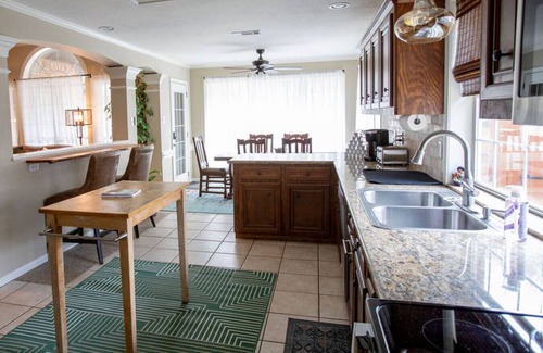 Wellborn House | The Safari: 8 Minutes from Kyle
