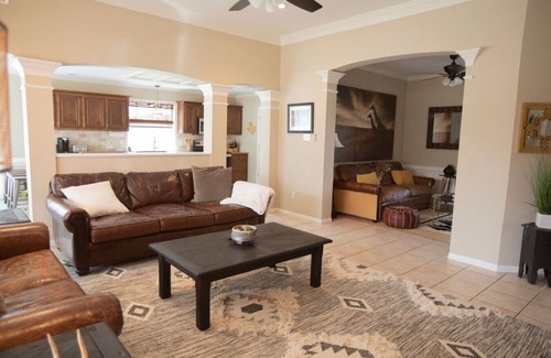 Wellborn House | The Safari: 8 Minutes from Kyle