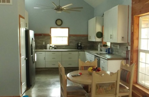 Cedar Creek House | The Sage House - F1 COTA area