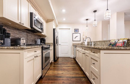 French Quarter Apartment | The Saint - Historic FQ Apt. - 60 Day Min. Rental