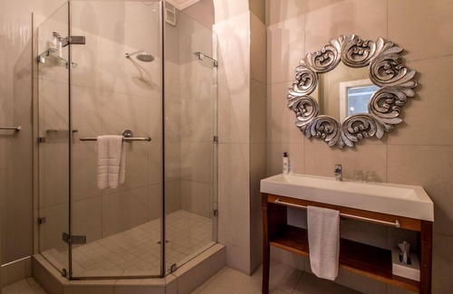 Morningside Hotel | The Saint James on Venice Luxury Guest House
