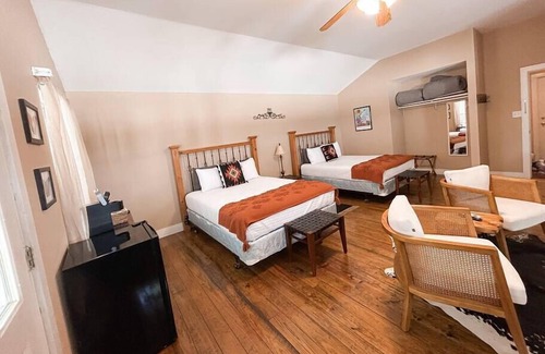 Salado Apartment | The Salado Inn Kolb Suite