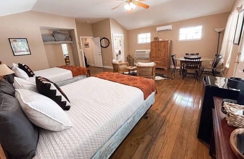 Salado Apartment | The Salado Inn Kolb Suite