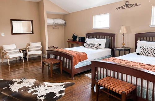 Salado Apartment | The Salado Inn Orgain Suite