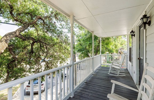 Salado Apartment | The Salado Inn Orgain Suite is perfect for a getaway weekend, or girls' trip!