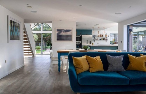 Chichester House | The Salt House - Luxury Home with Pool & Hot Tub