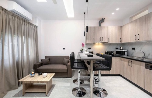 Kos Town Apartment | The Saltwater Suite 1Min Beach
