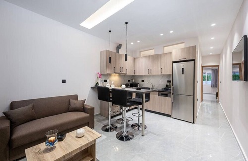 Kos Town Apartment | The Saltwater Suite 1Min Beach