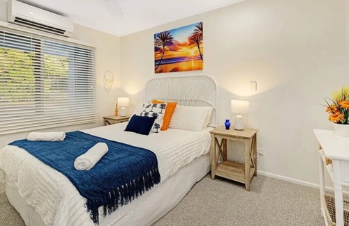 Pallarenda House | The Salty Curlew - private beachside oasis