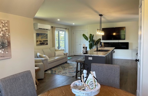 Campbellton House | The Salty Loft - Beautiful Oceanfront getaway!