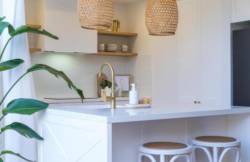 Kiama Apartment | The "SALTY PALM'S" By the Sea 3 BEDROOM HOME - Sleeps up to 8