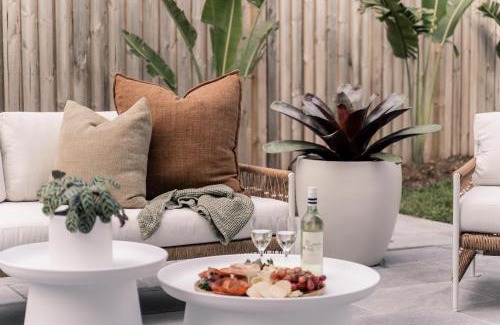 Kiama Apartment | The "SALTY PALM'S" By the Sea 3 BEDROOM HOME - Sleeps up to 8
